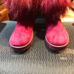 Rouge Size 7. Maroon FauxFur/Suede Boots